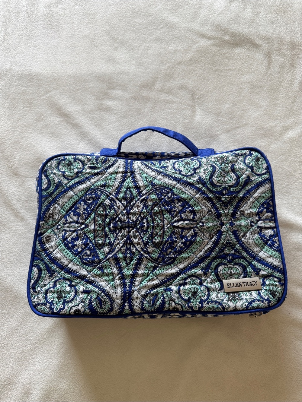 Ellen Tracy quilted travel cosmetic bag